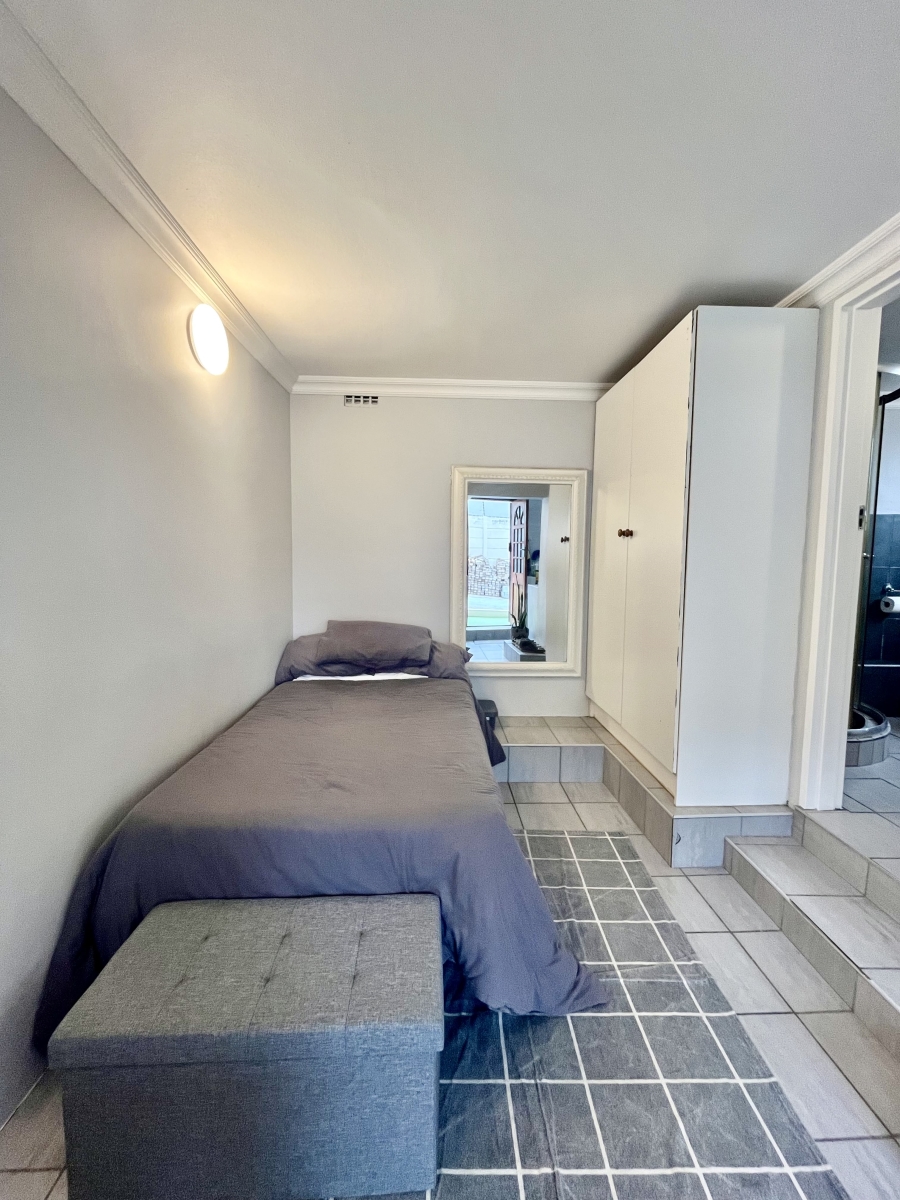 To Let 1 Bedroom Property for Rent in Vredehoek Western Cape